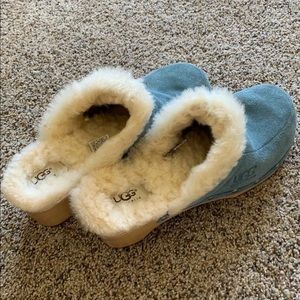Ugg Shoes - Fuzzy Wooden Clogs/Booties